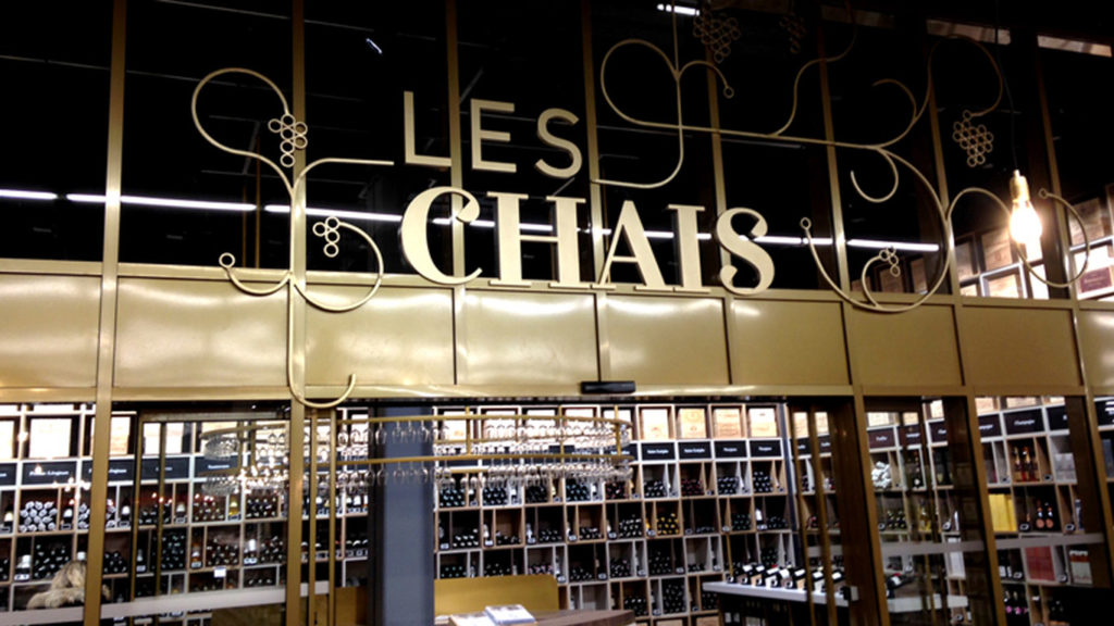 Lettres et formes découpées - les chais